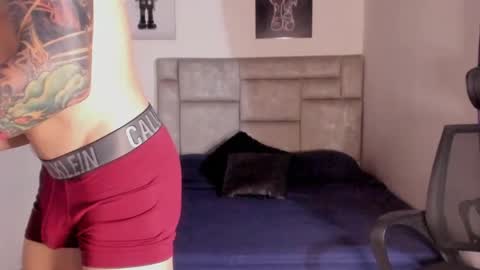 PAUL ROGER online show from November 6, 2:01 am