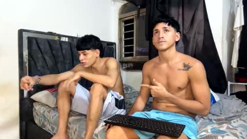 paul_tony13 online show from January 15, 1:54 am