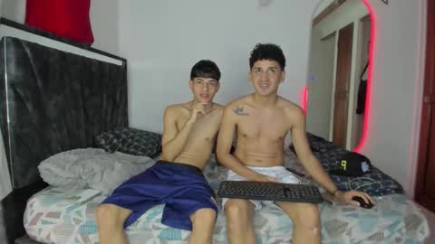 paul_tony13 online show from May 13, 3:09 pm