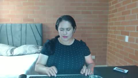 paula__117 online show from March 11, 7:42 pm