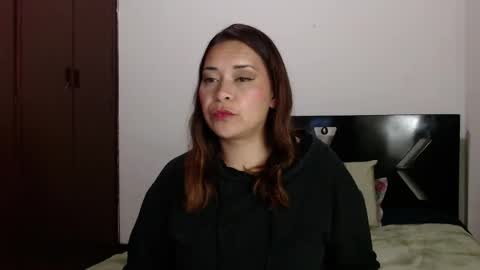 Snapshot of paula_anderson chatting on May 5, 3:14 am PAULA online show from May 5, 3:14 am