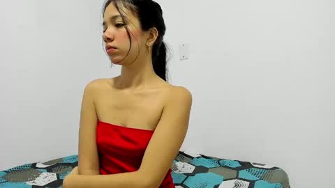 Snapshot of paula_mc1 chatting on April 24, 12:40 pm paula online show from April 24, 12:40 pm