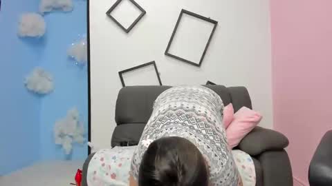 paula_miler1 online show from October 27, 2:10 pm