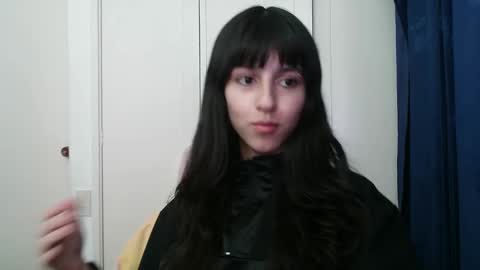 Snapshot of paulainblue chatting on December 4, 4:43 am   online show from December 4, 4:43 am