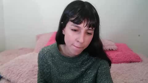 Snapshot of paulainblue chatting on February 11, 5:37 am   online show from February 11, 5:37 am