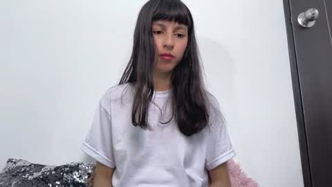 Snapshot of paulainblue chatting on July 8, 8:46 pm online show from July 8, 8:46 pm
