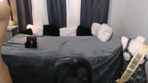 paulalawman online show from January 11, 10:37 pm