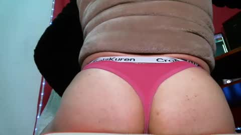 Snapshot of paulavaltina21 chatting on February 23, 5:12 am PAULA VALENTINA online show from February 23, 5:12 am