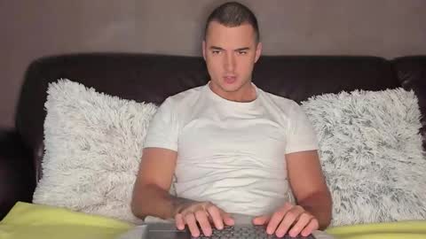 Snapshot of paulblack021 chatting on November 2, 10:06 am paulblack021 online show from November 2, 10:06 am