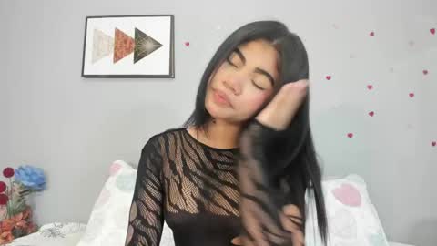 Pau online show from April 18, 12:53 pm