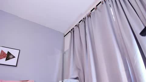 Snapshot of paulete_w chatting on June 5, 12:44 pm Pau online show from June 5, 12:44 pm