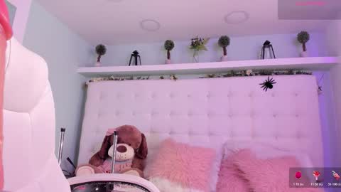 paulha_miller online show from November 3, 11:55 am