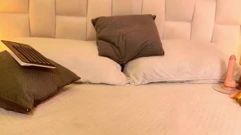 Paulina  online show from December 5, 7:10 pm