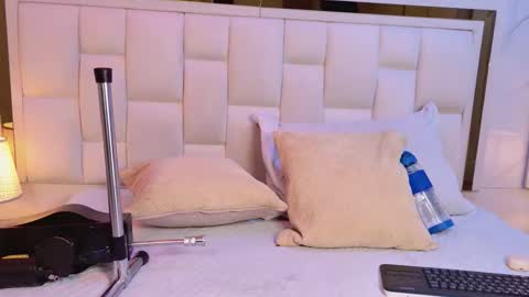 Paulina  online show from February 27, 7:25 pm