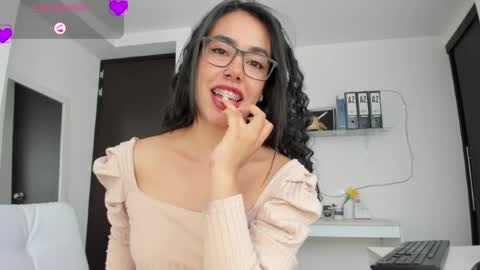 paulina online show from April 3, 8:51 pm