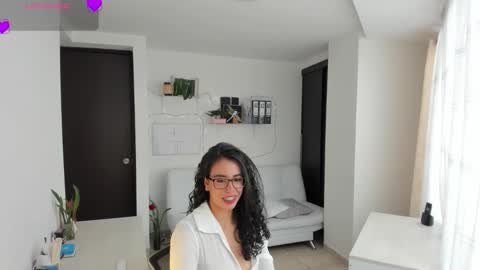 Snapshot of paulina_dossantos chatting on June 1, 7:04 pm paulina online show from June 1, 7:04 pm