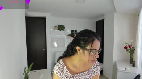 Snapshot of paulina_dossantos chatting on June 4, 6:47 pm paulina online show from June 4, 6:47 pm