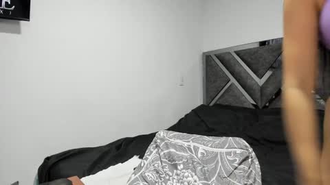 Snapshot of paulina_l chatting on November 19, 10:54 pm Paulina online show from November 19, 10:54 pm