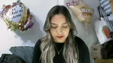 paulina_x_x online show from May 3, 10:38 pm