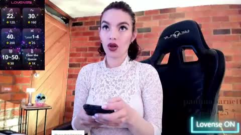Snapshot of paulinabarnett_ chatting on September 25, 7:23 am Paulina online show from September 25, 7:23 am