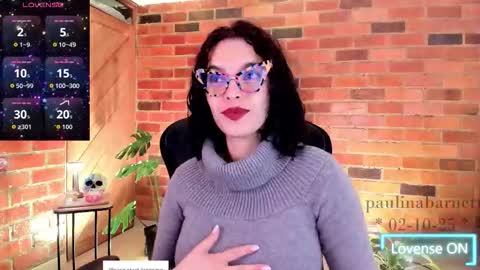 Snapshot of paulinabarnett_ chatting on October 2, 3:19 pm Paulina online show from October 2, 3:19 pm