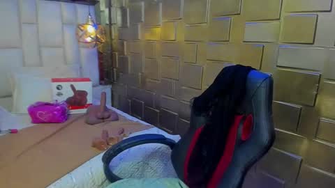 paulinabelen21 online show from March 18, 2:37 am