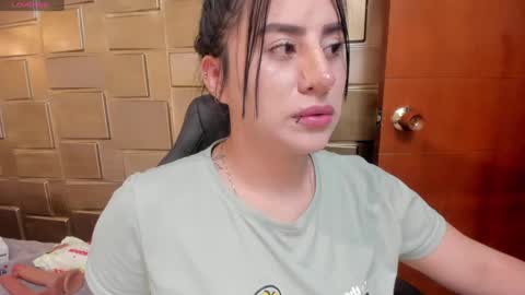 paulinabelen21 online show from April 23, 3:52 am