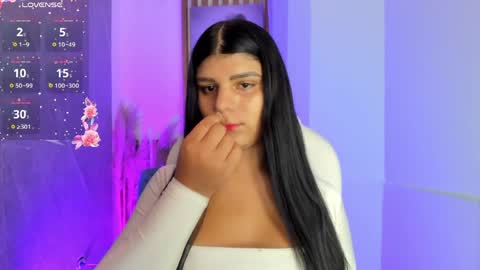 Paulina Belle online show from May 17, 1:18 pm