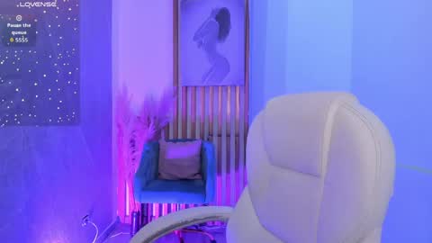 Paulina Belle online show from May 29, 5:55 pm