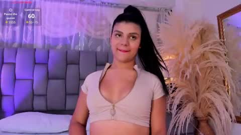 Paulina Belle online show from July 22, 2:20 pm