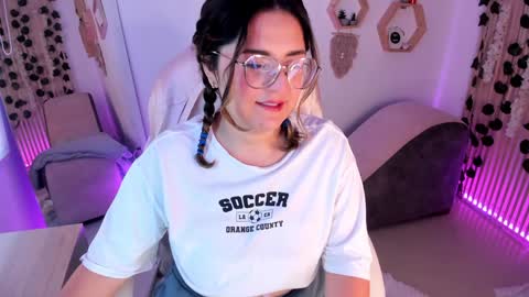 Estefania online show from December 7, 1:51 pm