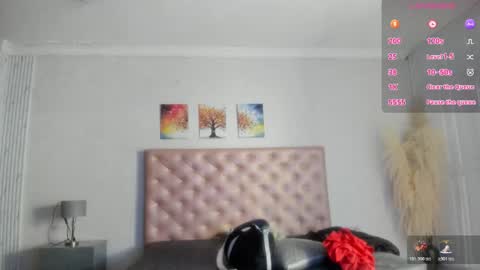 Snapshot of paulinasaeenz chatting on November 17, 12:44 pm PaulinaSaennz online show from November 17, 12:44 pm