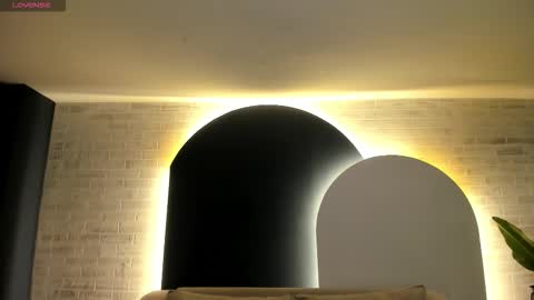 Paulina Santos  online show from November 9, 5:11 pm