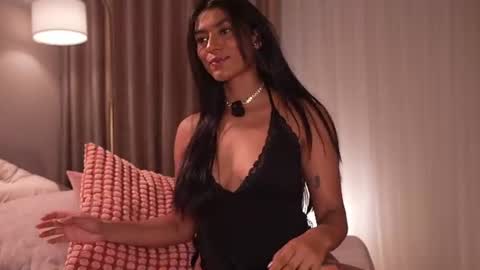 pauline_7 online show from June 10, 6:18 pm