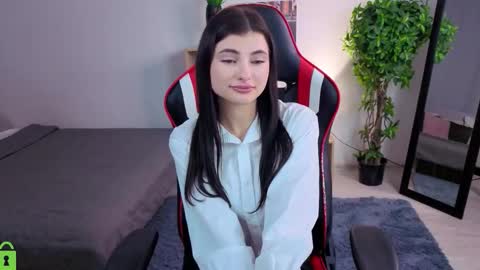 Pauline online show from November 14, 7:34 pm