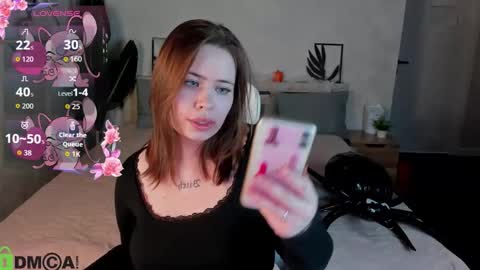 Snapshot of pauline_moore chatting on October 28, 10:19 am Erica online show from October 28, 10:19 am