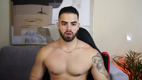 Paul Phoenix online show from May 1, 6:12 pm