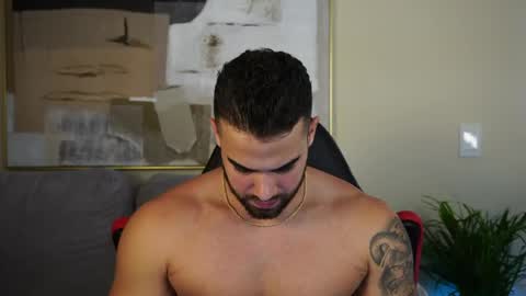 Snapshot of paulphoenix_ chatting on May 26, 7:10 pm Paul Phoenix online show from May 26, 7:10 pm