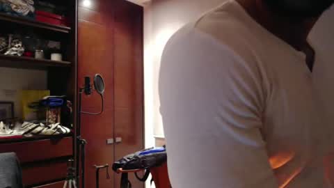 Snapshot of paulripped chatting on October 16, 11:17 pm Paul online show from October 16, 11:17 pm