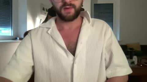 Snapshot of paulsimpsn chatting on November 18, 6:51 am love bush online show from November 18, 6:51 am