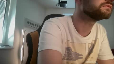 Snapshot of paulsimpsn chatting on March 6, 8:55 am love bush online show from March 6, 8:55 am