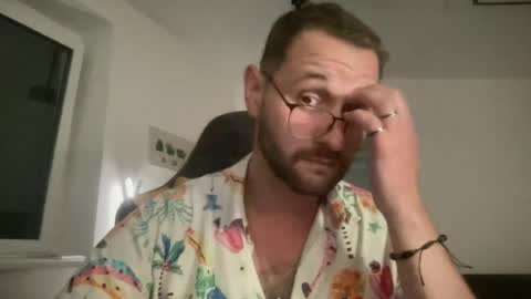 Snapshot of paulsimpsn chatting on June 27, 7:52 pm love bush online show from June 27, 7:52 pm