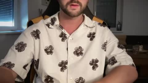 Snapshot of paulsimpsn chatting on July 10, 5:59 pm love bush online show from July 10, 5:59 pm