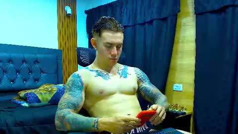 Snapshot of paulthompson_ chatting on June 20, 5:16 pm Paul online show from June 20, 5:16 pm