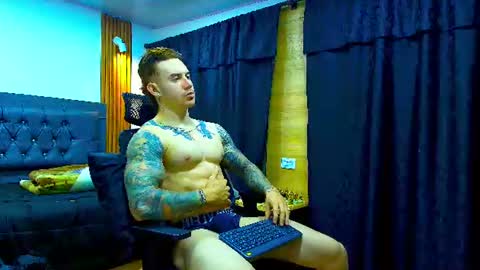 Snapshot of paulthompson_ chatting on June 23, 12:25 pm Paul online show from June 23, 12:25 pm
