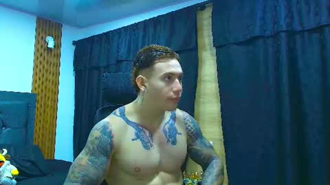 Snapshot of paulthompson_ chatting on July 5, 12:23 pm Paul online show from July 5, 12:23 pm