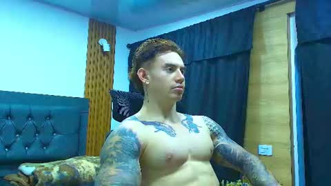 Snapshot of paulthompson_ chatting on July 6, 12:57 pm Paul online show from July 6, 12:57 pm