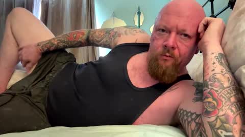 Snapshot of paulyb445 chatting on September 24, 9:45 am paulyb445 online show from September 24, 9:45 am