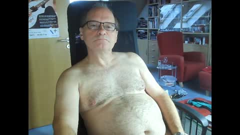 Snapshot of pavlovsdog2006 chatting on December 3, 8:27 am Pavlov aka Peter online show from December 3, 8:27 am