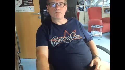 Snapshot of pavlovsdog2006 chatting on October 20, 8:15 am Pavlov aka Peter online show from October 20, 8:15 am